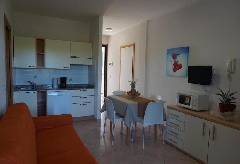 آپارتمان 1 خوابه با بالکن, Villaggio Mare Blu