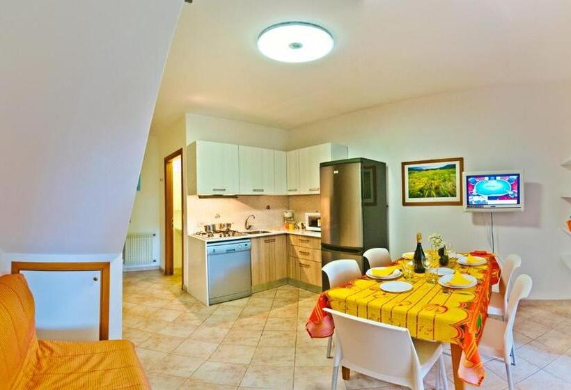 ویلای 1 خوابه با چشم‌انداز باغ, Villaggio Mare Blu