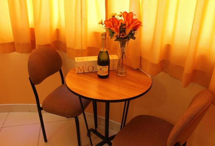 شقة غرفتين, Y Restaurante Roma