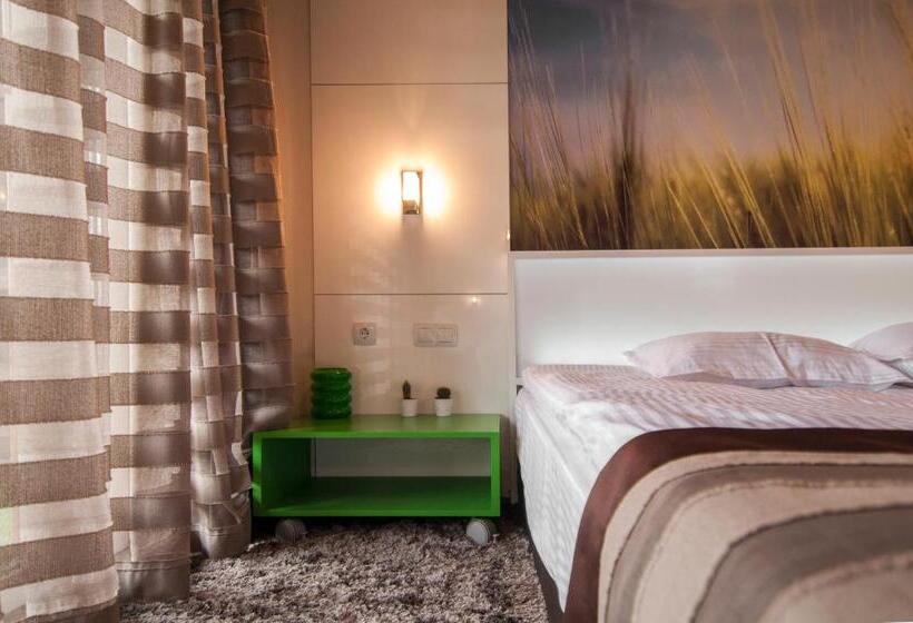 חדר משפחתי, Aparthotel Seasons Glavatarski Han