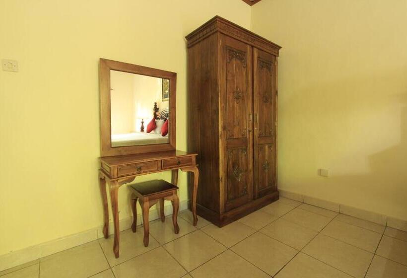 Номер Стандарт, Gusti Kaler House