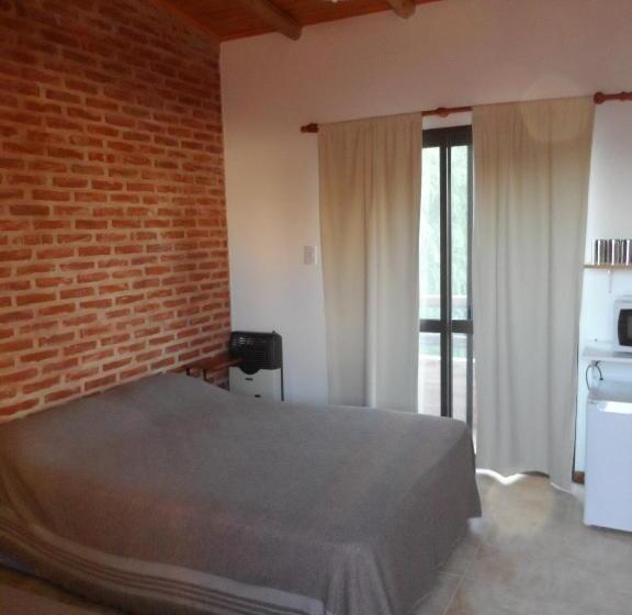标准三人间, La Casona