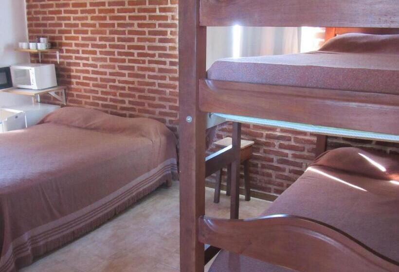Quarto Quádruplo Estandar, La Casona