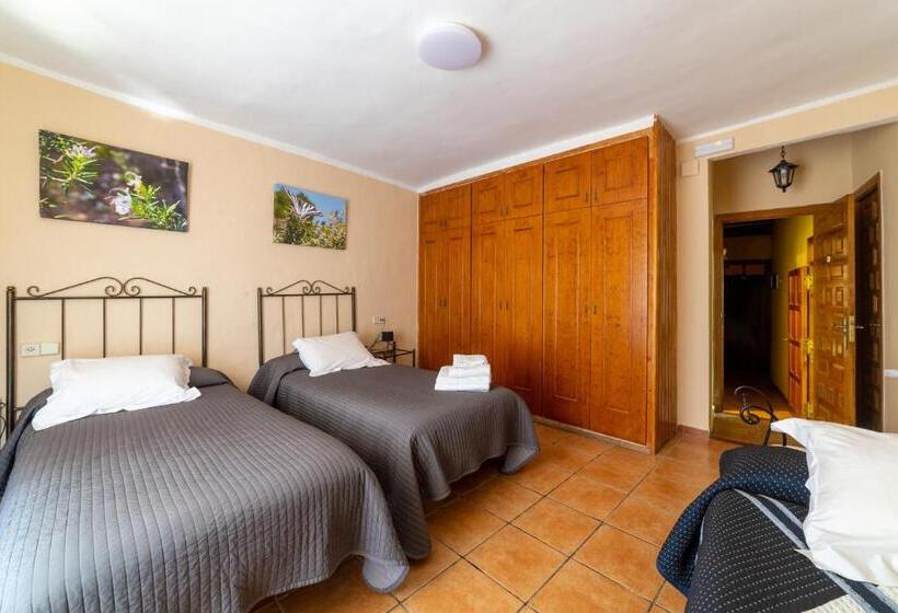 Quarto Triplo Estandar, Fonda La Plaza