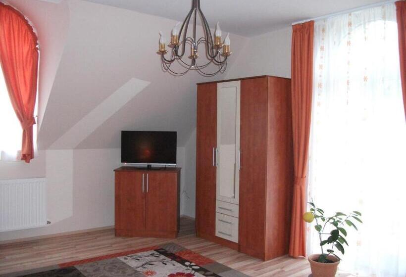 Номер Стандарт Трехместный, Jóbor Vendégház