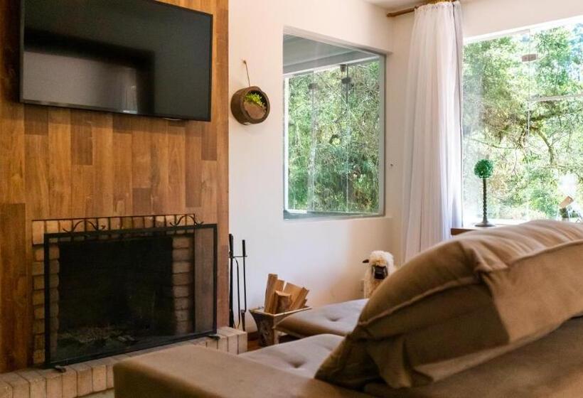 کلبه ییلاقی, Pousada Apple House   Campos Do Jordao