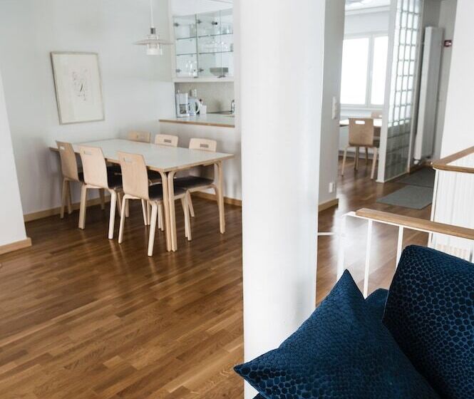 Casa 4 Quartos, Töölö Towers
