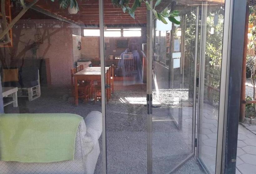 Семейный Номер Вид на Сад, Hostal El Colibri