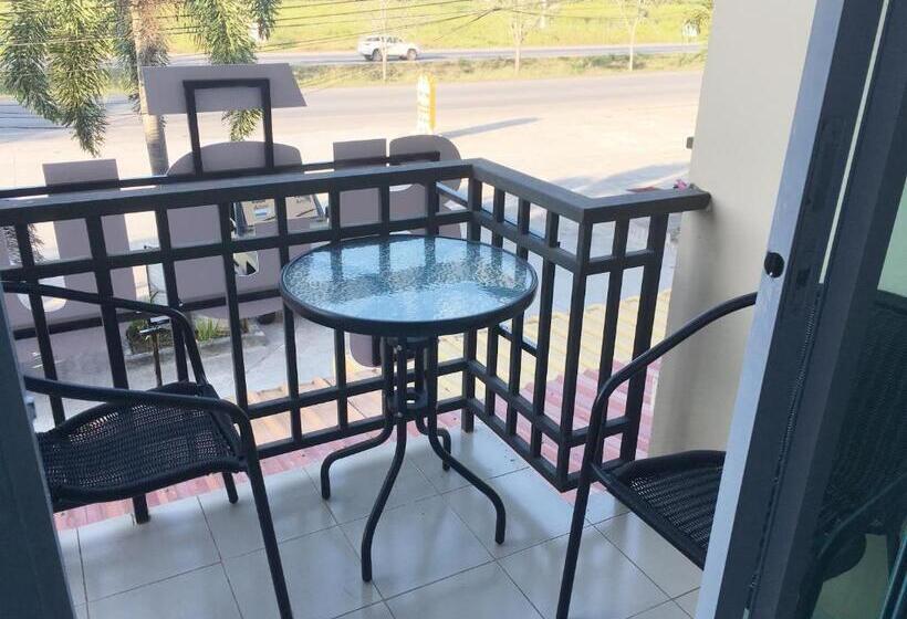 Standard-huone Parveke, You In House Urt Surathani Airport