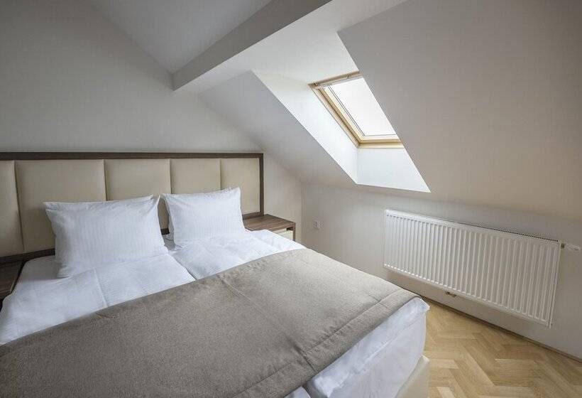 Apartamento Ático 1 Quarto, Letna Garden Suites