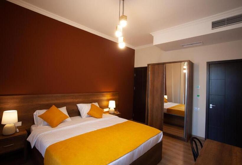 اتاق استاندارد با تخت بزرگ, Avenue 106