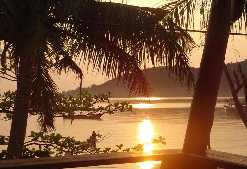 豪华海景房带阳台, Beach House Cambodia