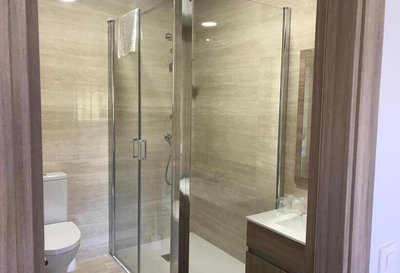 Quarto Quádruplo Deluxe, Pensión Che