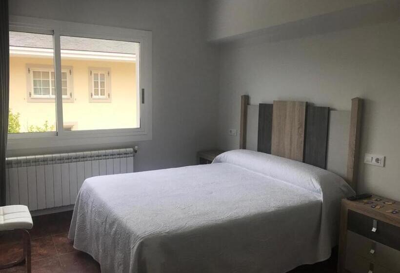 Quarto Estandar para Deficientes Físicos, Pensión Che