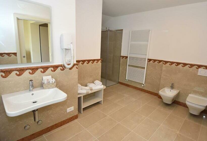 اتاق استاندارد با چشم‌انداز دریاچه, Agriturismo Il Colle