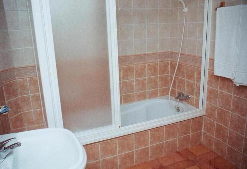 Номер Стандарт, Pensión Restaurante Venta El Molino