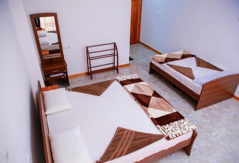 Quarto Estandar, Ella View