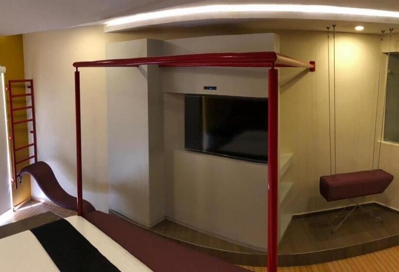 Suíte Deluxe Cama King, Motel Tatami