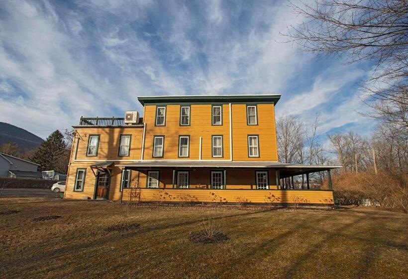 Дом 1 Спальня, The Woodbine Inn