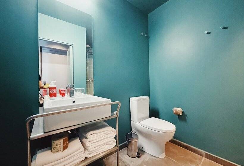 اتاق سوپریور با چشم‌انداز شهر, Esqina Cosmopolitan Lodge