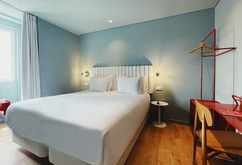 اتاق سوپریور با چشم‌انداز شهر, Esqina Cosmopolitan Lodge
