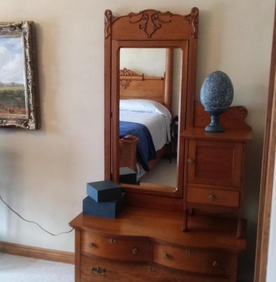 Люкс, Inntiquity, A Country Inn
