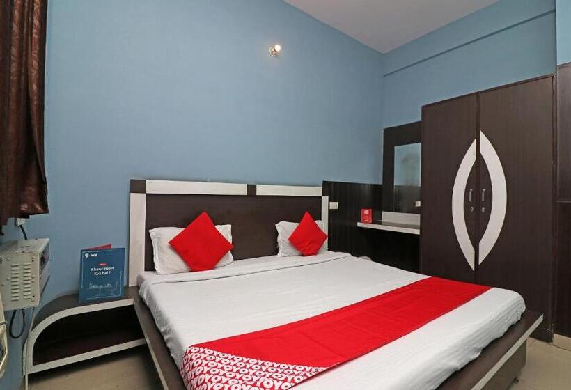 标准三人间, Oyo 29127 Hotel Crown Tower