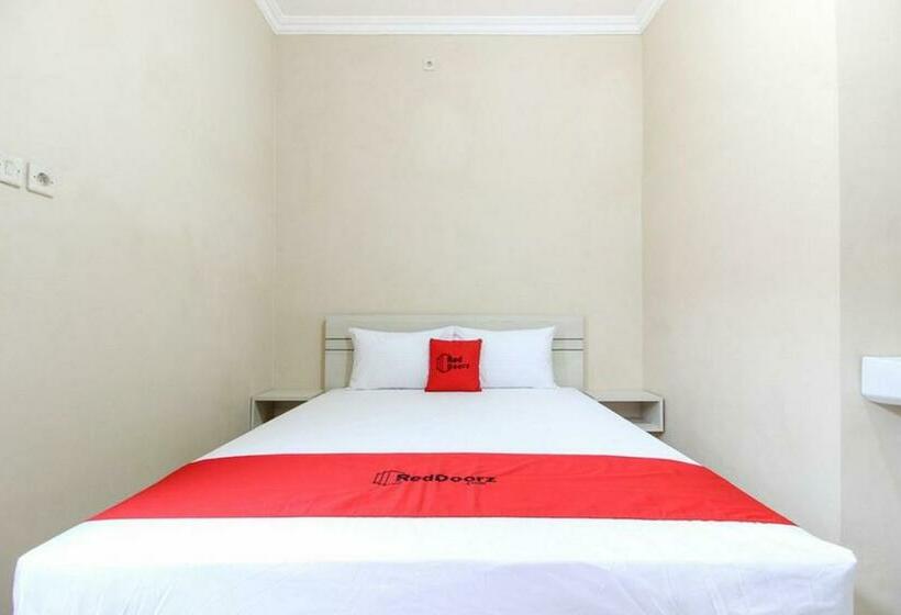 Номер Стандарт, Reddoorz Near Balekambang City Park