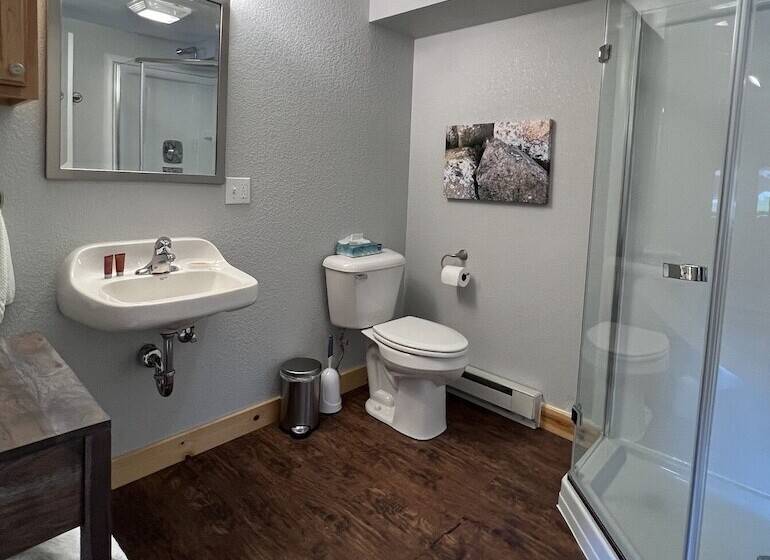 패밀리 스위트, Tahquamenon Suites Lodging