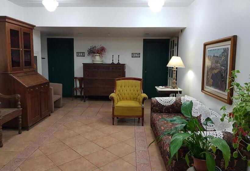 标准三人间, Casa Do Manequinho Hotel E Restaurante