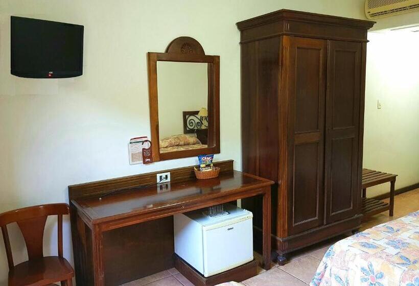 Трехместный Номер Комфорт, Casa Do Manequinho Hotel E Restaurante