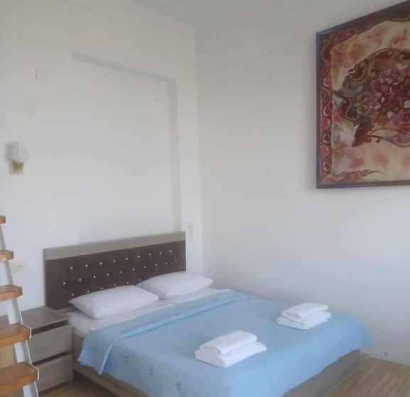 سوییت خانوادگی, Bis A Guesthouse