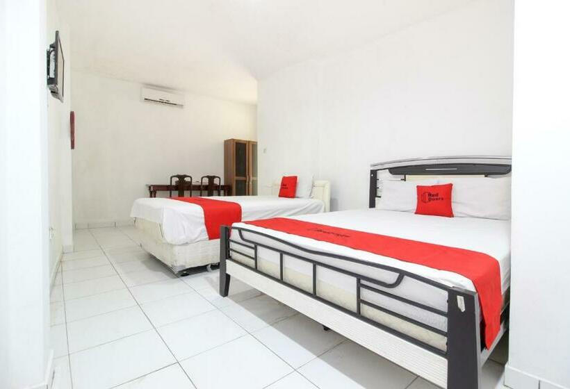 Семейный Номер, Reddoorz Near Rs Sarjito Yogyakarta 2