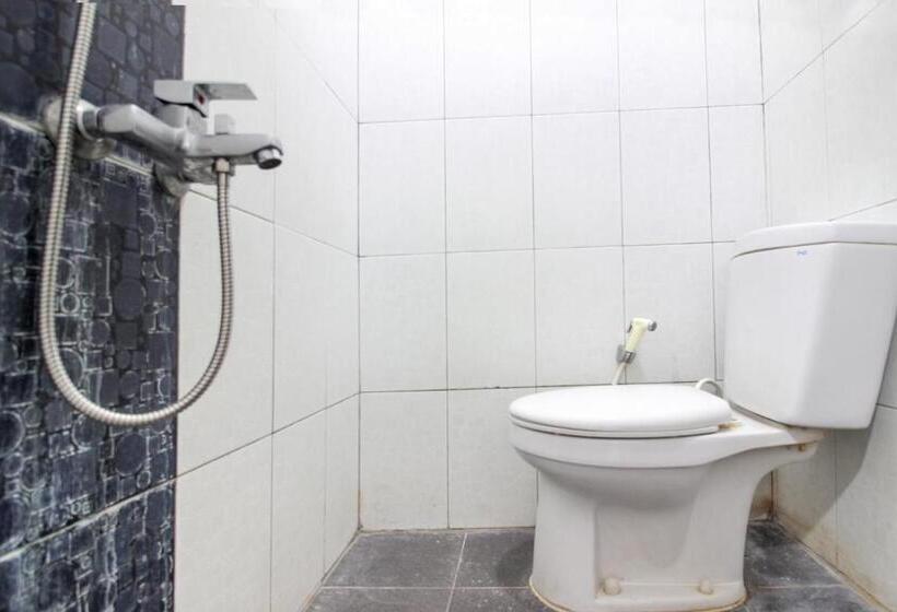 Номер Economy, Reddoorz Near Rs Sarjito Yogyakarta 2