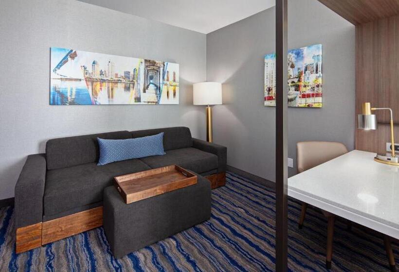 Люкс Кровать Кинг, Springhill Suites By Marriott Escondido Downtown