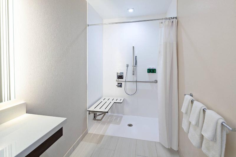 Люкс Кровать Кинг, Springhill Suites By Marriott Escondido Downtown