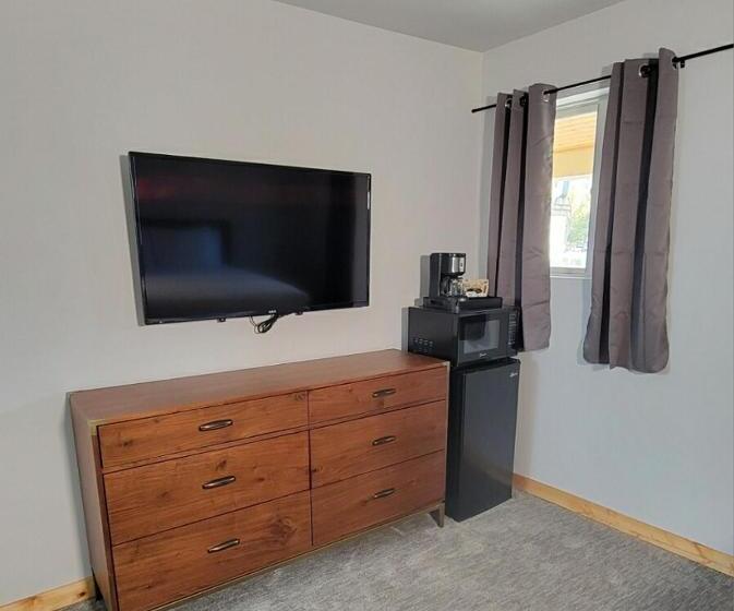 سوئیت با تخت بزرگ, Topaz Lodge