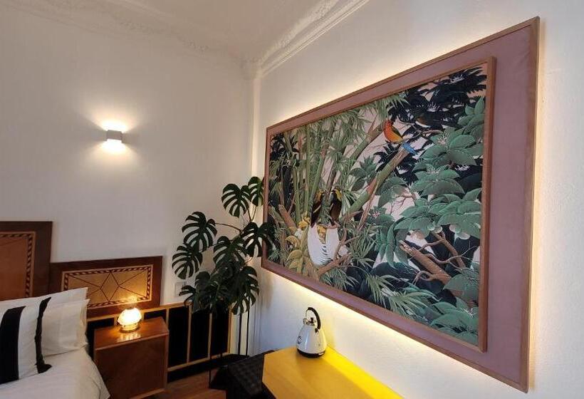 سوئیت با بالکن, Fauna Montevideo