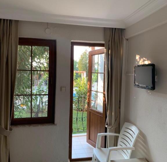 اتاق استاندارد با چشم‌انداز استخر, Olympos Hotel   Adults Only