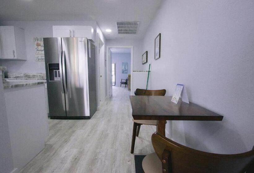 디럭스 스위트 킹 침대, Vistalmar Beach Resort