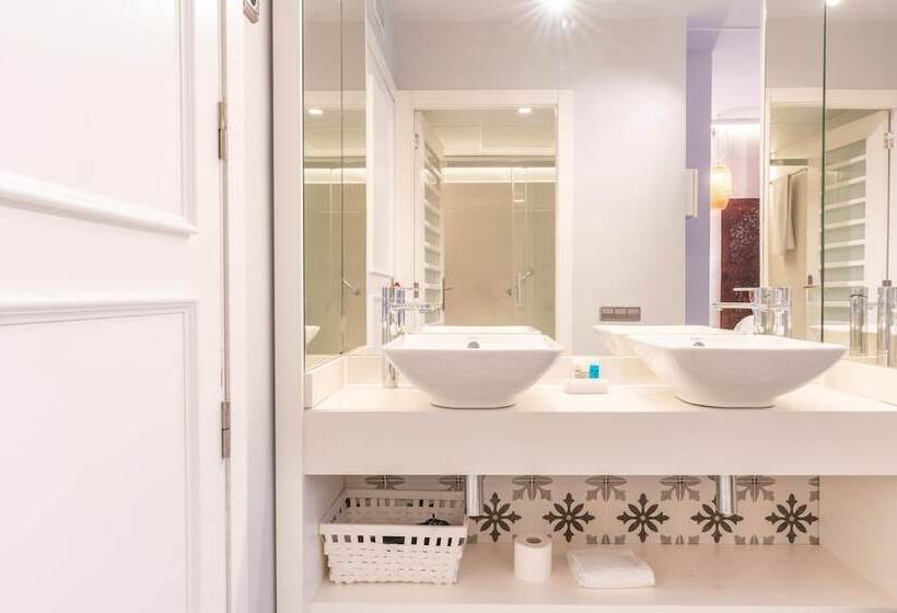 Номер Стандарт, Serennia Fira Gran Via Exclusive Rooms