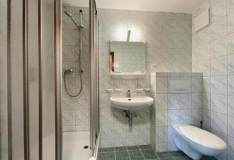 Quarto Triplo Estandar, Riverdam