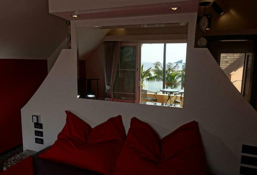 اتاق لوکس, Laguna Beach House