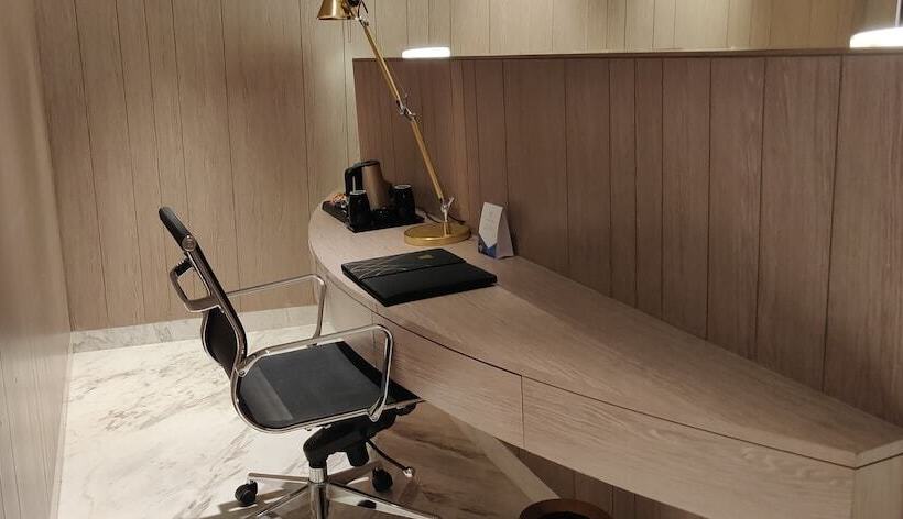 Executive Room, Vividus