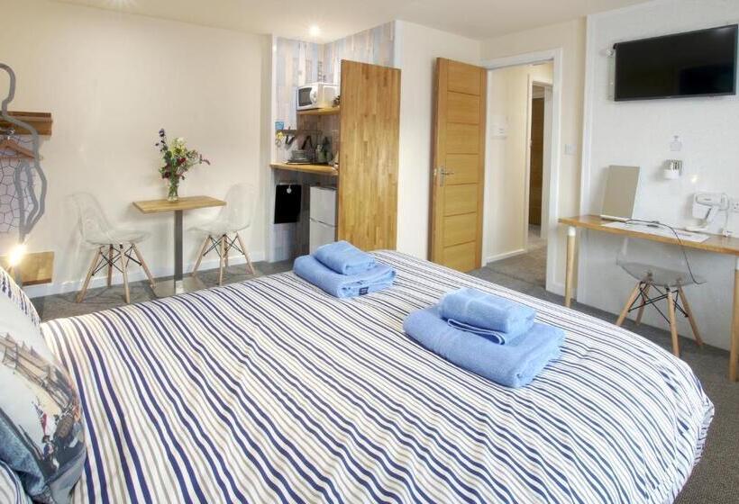 Номер Deluxe, Silver Street Suites