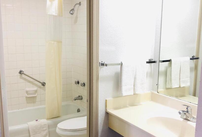 Стандартный Номер Кровать Кинг, Motel 6falls Church, Va  Arlington Boulevard