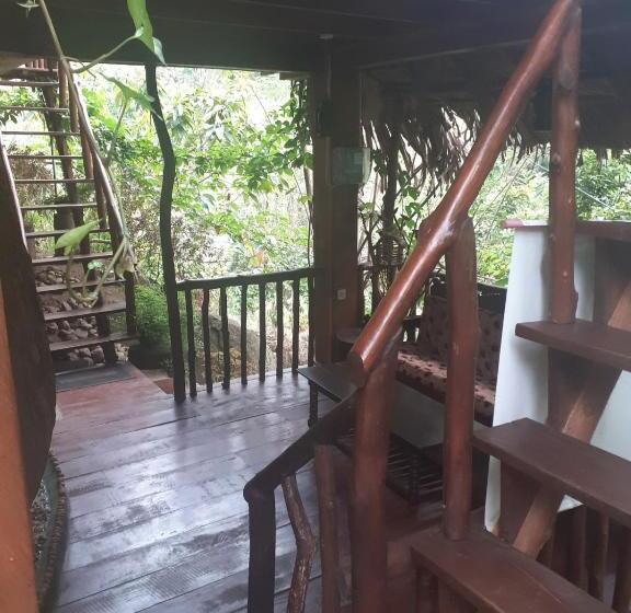 Семейный Номер Вид на Горы, Jungle Face Inn