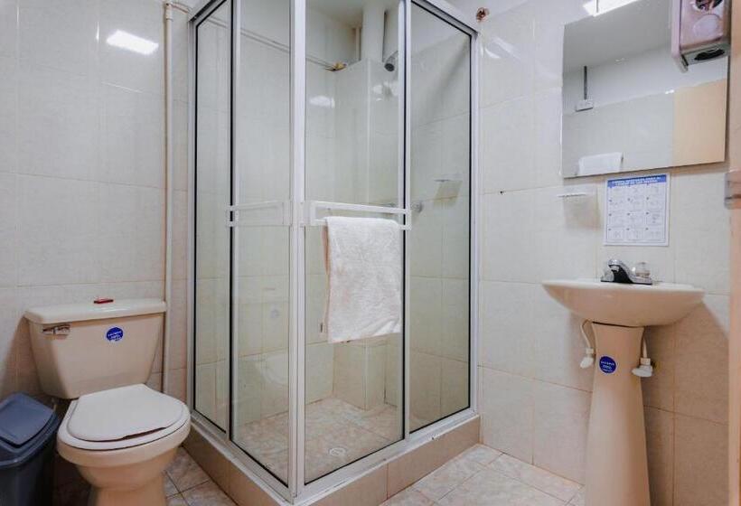 تختخواب در اتاق مشترک, Hostal R10