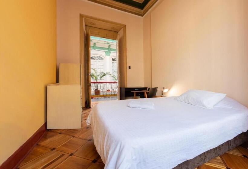 اتاق استاندارد یک تخته با سرویس بهداشتی مشترک, Hostal R10