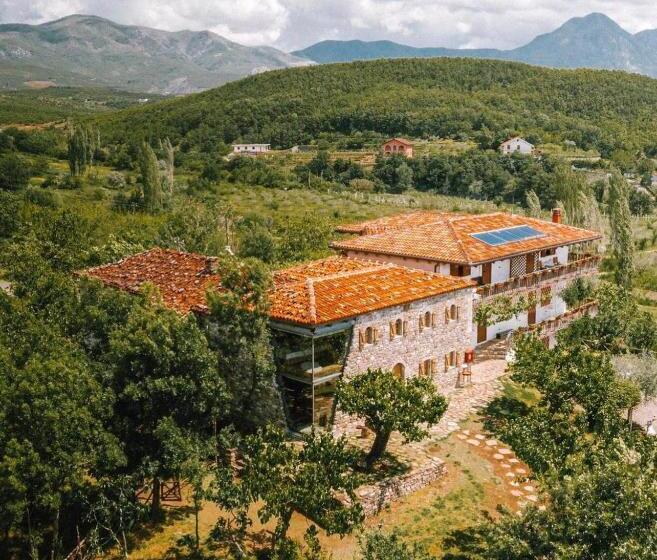 اتاق لوکس, Mrizi I Zanave Agroturizëm